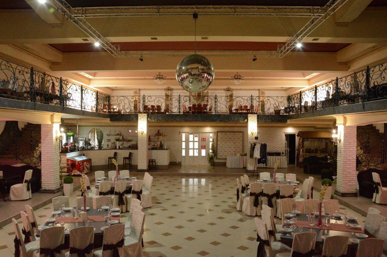Illara Spa Hotel Irshava Buitenkant foto