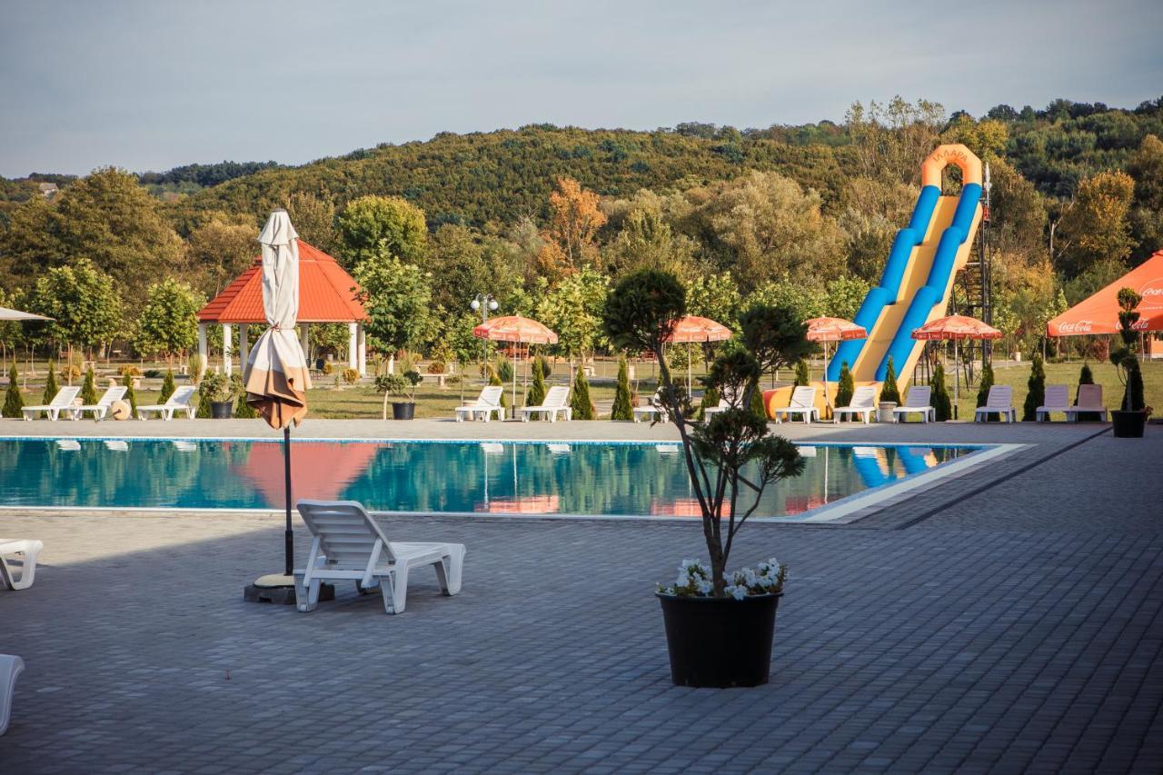 Illara Spa Hotel Irshava Buitenkant foto
