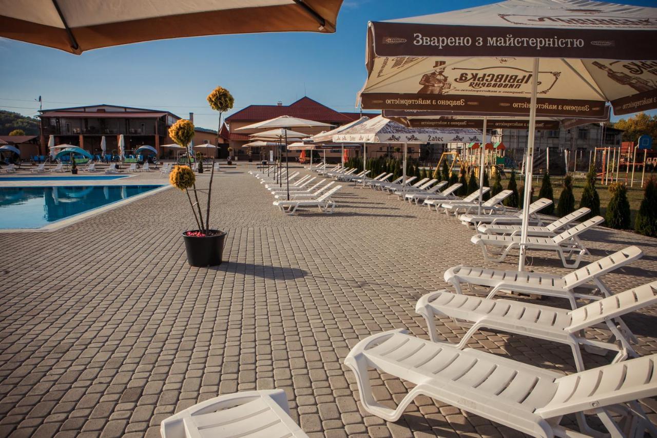 Illara Spa Hotel Irshava Buitenkant foto