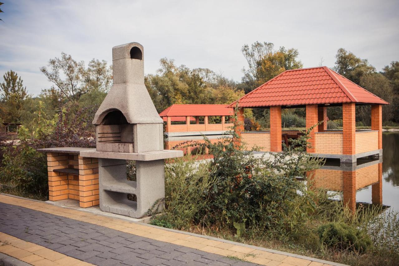Illara Spa Hotel Irshava Buitenkant foto
