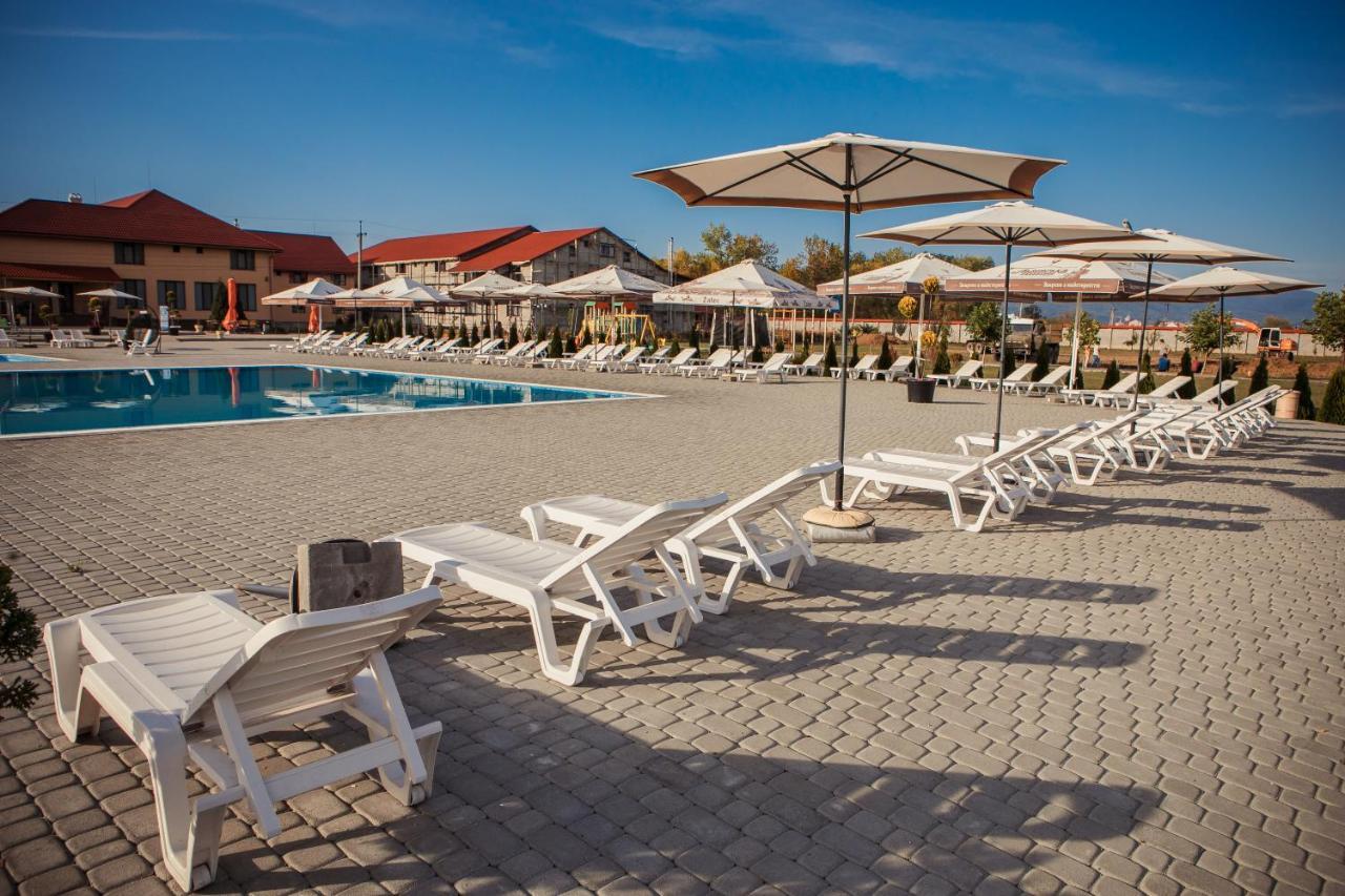 Illara Spa Hotel Irshava Buitenkant foto
