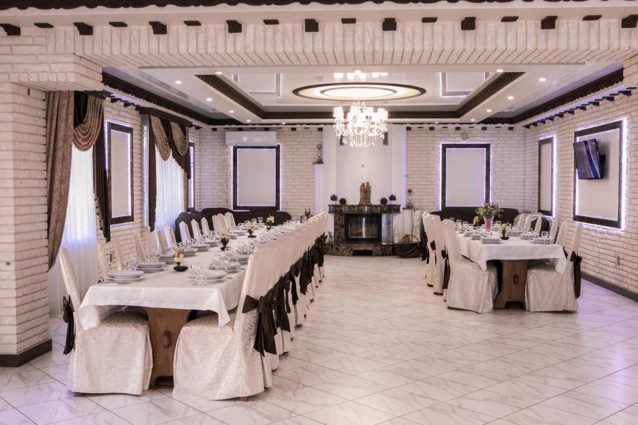 Illara Spa Hotel Irshava Buitenkant foto
